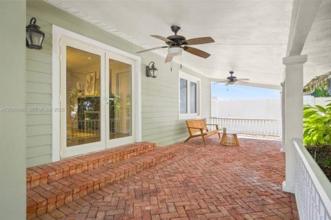 Casa en venta en Fort Lauderdale, Florida, 4 dormitorios, 244.05 m2 № 2400868 - foto 6