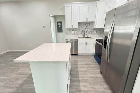 Villa ou maison à louer à Zephyrhills, Floride: 2 chambres, 90.12 m2 № 2411585 - photo 6
