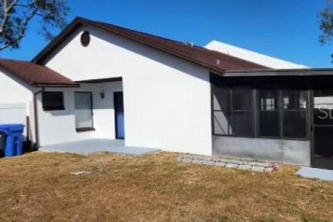 Villa ou maison à louer à Tampa, Floride: 3 chambres, 118.73 m2 № 2409897 - photo 11