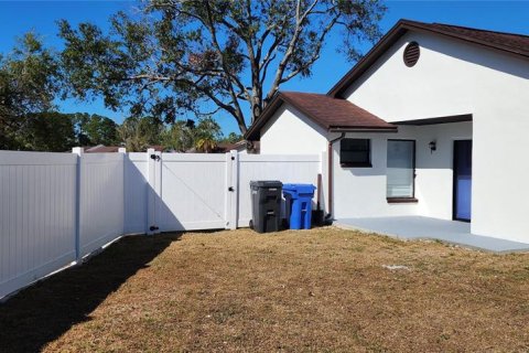 Villa ou maison à louer à Tampa, Floride: 3 chambres, 118.73 m2 № 2409897 - photo 7