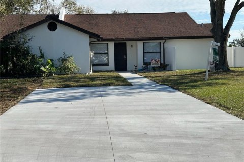 Villa ou maison à louer à Tampa, Floride: 3 chambres, 118.73 m2 № 2409897 - photo 13