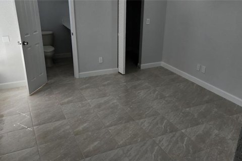 Villa ou maison à louer à Tampa, Floride: 3 chambres, 118.73 m2 № 2409897 - photo 16