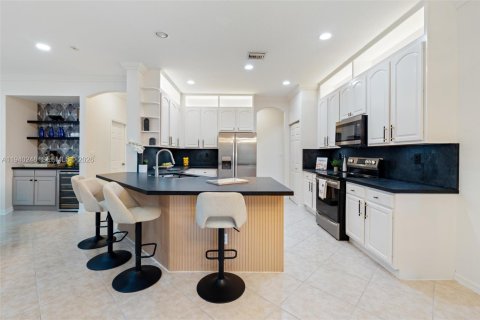 Villa ou maison à vendre à Weston, Floride: 5 chambres, 292.08 m2 № 1997964 - photo 18