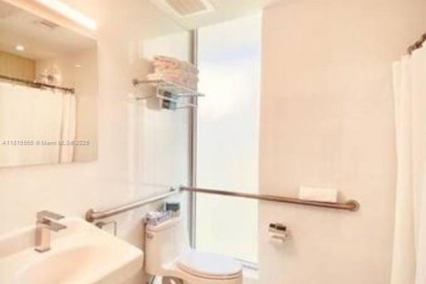 Condo in Miami Beach, Florida  № 1768922 - photo 16