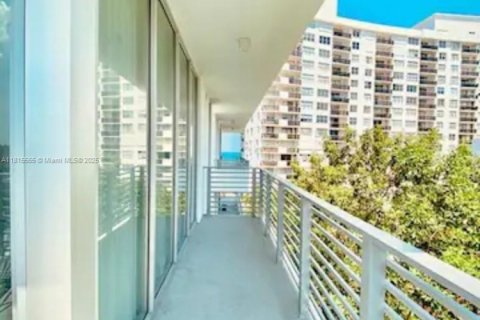 Condo in Miami Beach, Florida  № 1768922 - photo 14
