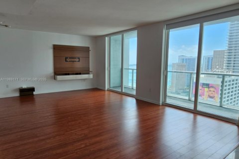 Condo in Miami, Florida  № 2255370 - photo 7
