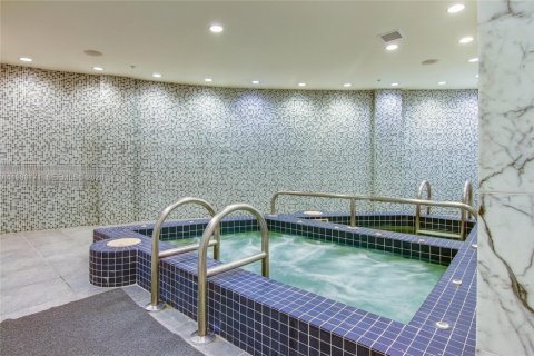 Condo in Miami, Florida  № 2255370 - photo 30