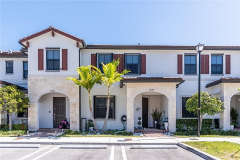 Condo à Hialeah, Floride, 3 chambres № 2075502
