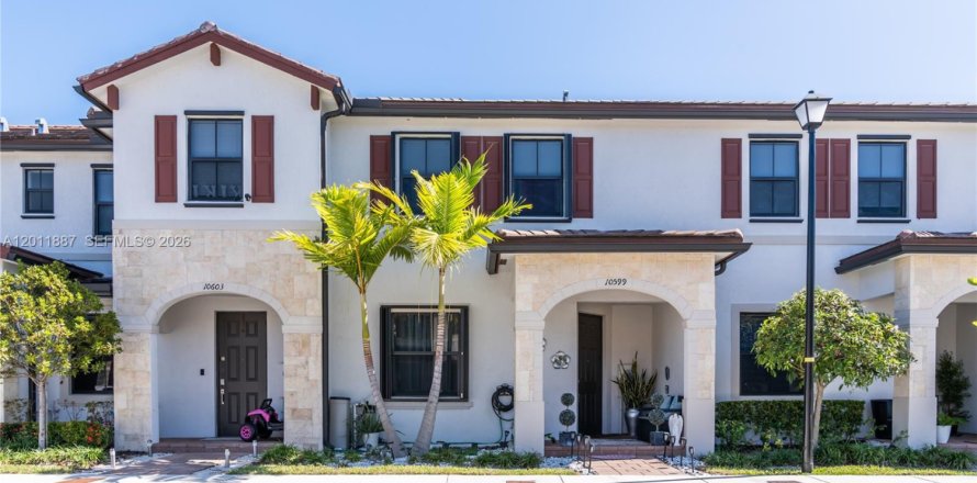 Condo à Hialeah, Floride, 3 chambres № 2075502