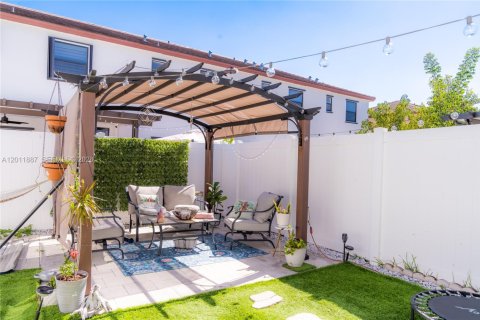 Copropriété à vendre à Hialeah, Floride: 3 chambres, 153.29 m2 № 2075502 - photo 29