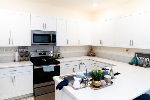 Copropriété à vendre à Hialeah, Floride: 3 chambres, 153.29 m2 № 2075502 - photo 12