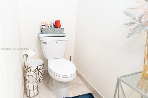 Copropriété à vendre à Hialeah, Floride: 3 chambres, 153.29 m2 № 2075502 - photo 16