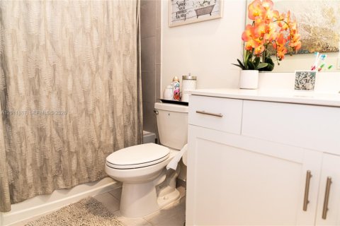 Copropriété à vendre à Hialeah, Floride: 3 chambres, 153.29 m2 № 2075502 - photo 21