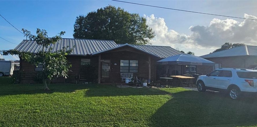 House in Okeechobee, Florida 3 bedrooms, 104.05 sq.m. № 1449466
