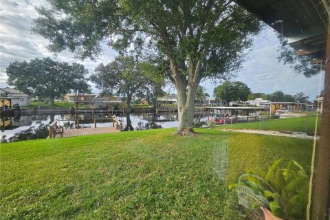 House in Okeechobee, Florida 3 bedrooms, 104.05 sq.m. № 1449466 - photo 30