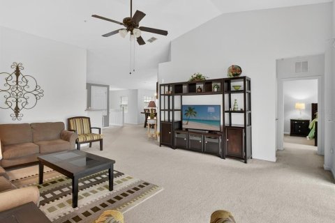 Condo in Davenport, Florida, 2 bedrooms  № 1916420 - photo 6