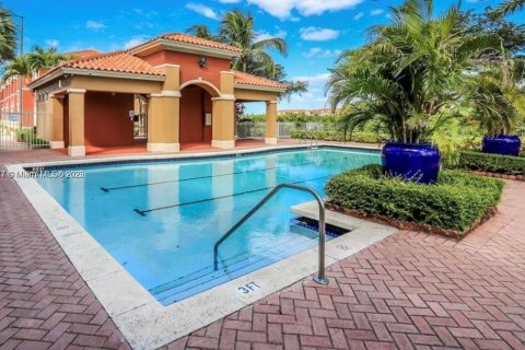Townhouse in Doral, Florida 2 bedrooms, 91.04 sq.m. № 1798925 - photo 27