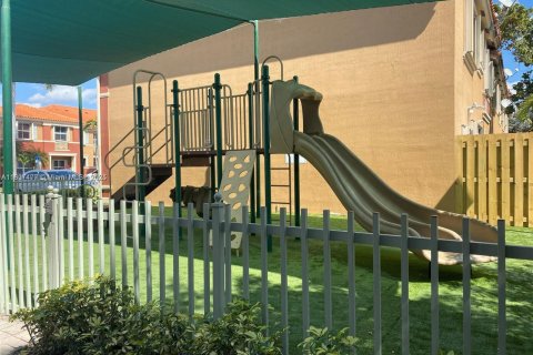 Townhouse in Doral, Florida 2 bedrooms, 91.04 sq.m. № 1798925 - photo 29