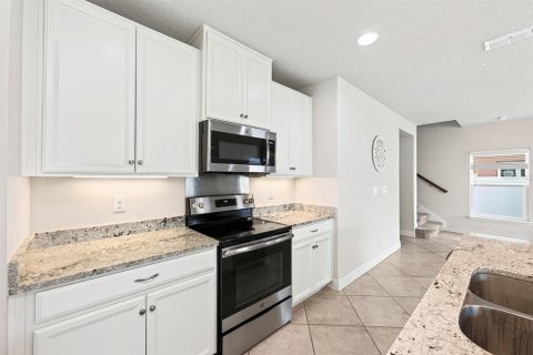 Casa en venta en Kissimmee, Florida, 3 dormitorios, 174.47 m2 № 2259560 - foto 4