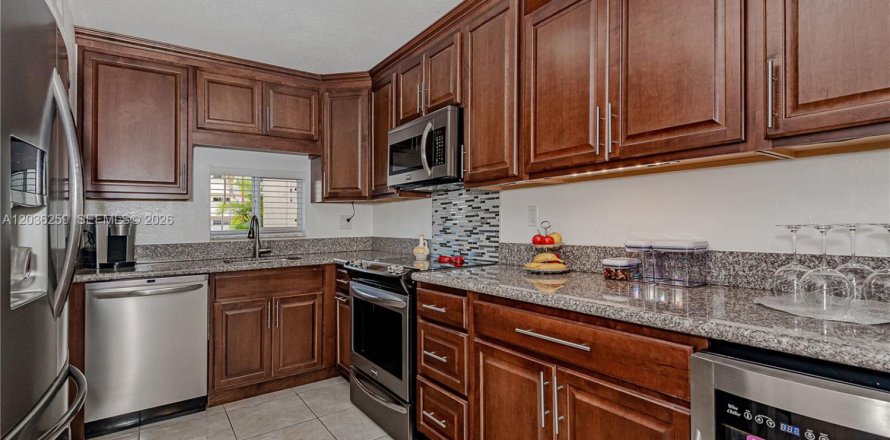 Condo à Pembroke Pines, Floride, 2 chambres  № 2084259