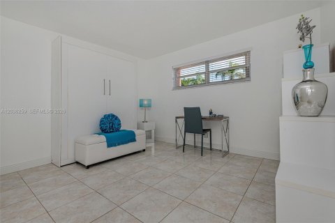 Copropriété à vendre à Pembroke Pines, Floride: 2 chambres, 108.7 m2 № 2084259 - photo 19