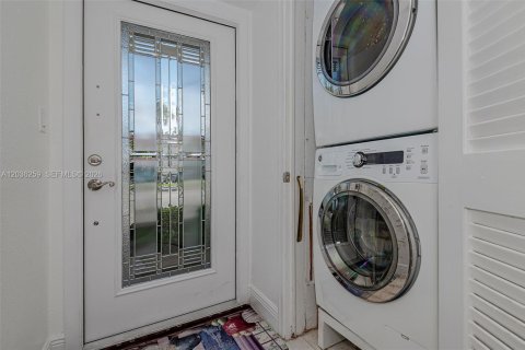 Copropriété à vendre à Pembroke Pines, Floride: 2 chambres, 108.7 m2 № 2084259 - photo 21