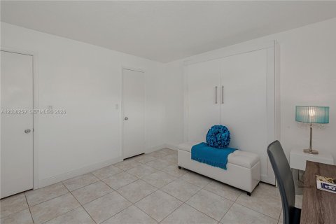 Copropriété à vendre à Pembroke Pines, Floride: 2 chambres, 108.7 m2 № 2084259 - photo 18