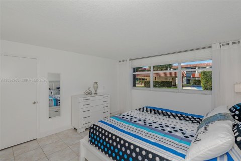 Copropriété à vendre à Pembroke Pines, Floride: 2 chambres, 108.7 m2 № 2084259 - photo 13