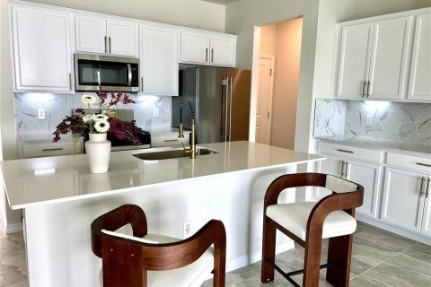 House in Orlando, Florida 3 bedrooms, 192.12 sq.m. № 2378316 - photo 4