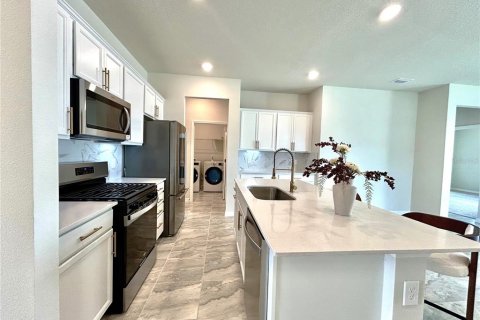 House in Orlando, Florida 3 bedrooms, 192.12 sq.m. № 2378316 - photo 3