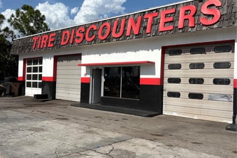 Immobilier commercial à Punta Gorda, Floride 226.77 m2 № 2123895