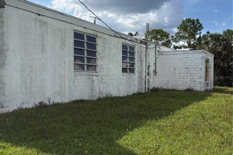 Propiedad comercial en venta en Punta Gorda, Florida, 226.77 m2 № 2123895 - foto 3