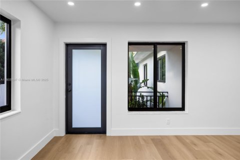 Immobilier commercial à vendre à Miami, Floride: 193.98 m2 № 1956643 - photo 28