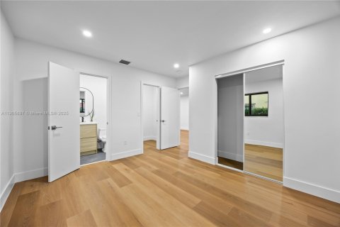 Immobilier commercial à vendre à Miami, Floride: 193.98 m2 № 1956643 - photo 15