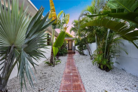 Immobilier commercial à vendre à Miami, Floride: 193.98 m2 № 1956643 - photo 26