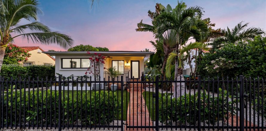 Immobilier commercial à Miami, Floride 193.98 m2 № 1956643