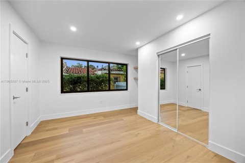 Immobilier commercial à vendre à Miami, Floride: 193.98 m2 № 1956643 - photo 24