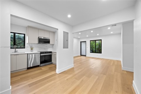 Immobilier commercial à vendre à Miami, Floride: 193.98 m2 № 1956643 - photo 30