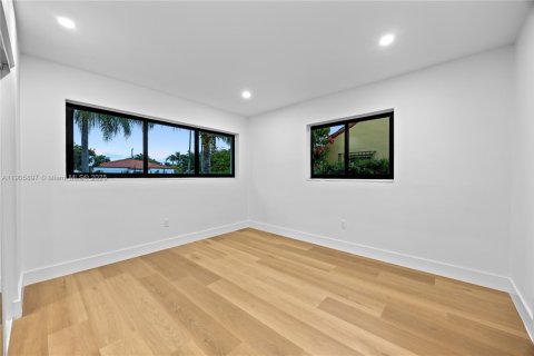 Immobilier commercial à vendre à Miami, Floride: 193.98 m2 № 1956643 - photo 16