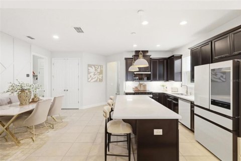 Casa en venta en Kissimmee, Florida, 4 dormitorios, 200.48 m2 № 2234442 - foto 9