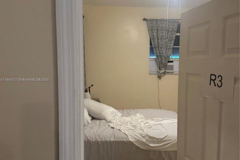 Casa en alquiler en Miami, Florida, 3 dormitorios, 222.41 m2 № 1929506 - foto 11