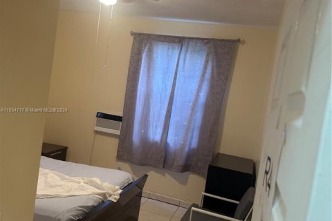 Casa en alquiler en Miami, Florida, 3 dormitorios, 222.41 m2 № 1929506 - foto 16
