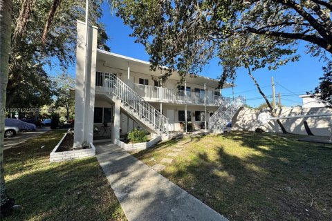 Apartment in Miami Springs, Florida 1 bedroom, 622.07 sq.m. № 2035371 - photo 11