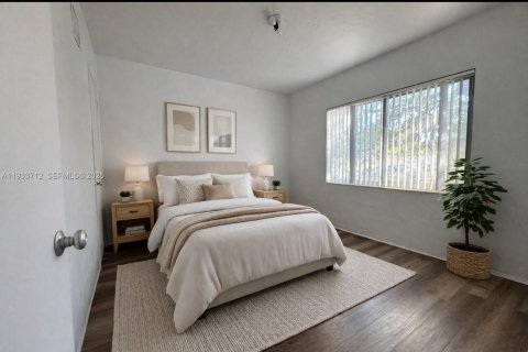 Apartment in Miami Springs, Florida 1 bedroom, 622.07 sq.m. № 2035371 - photo 4