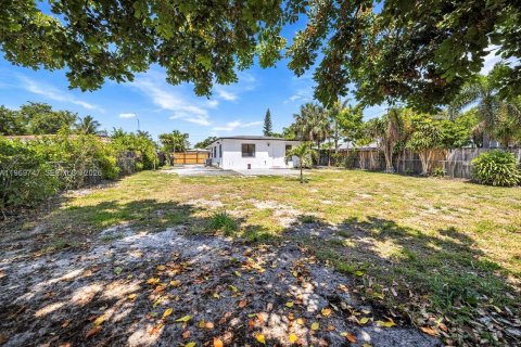 Propiedad comercial en venta en Fort Lauderdale, Florida, 104.05 m2 № 2030572 - foto 11