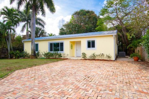 Villa ou maison à louer à West Palm Beach, Floride: 3 chambres, 142.33 m2 № 2280988 - photo 2