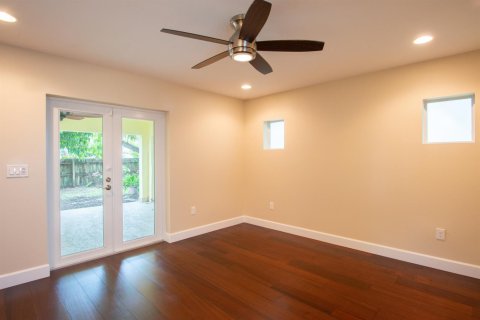 Villa ou maison à louer à West Palm Beach, Floride: 3 chambres, 142.33 m2 № 2280988 - photo 14