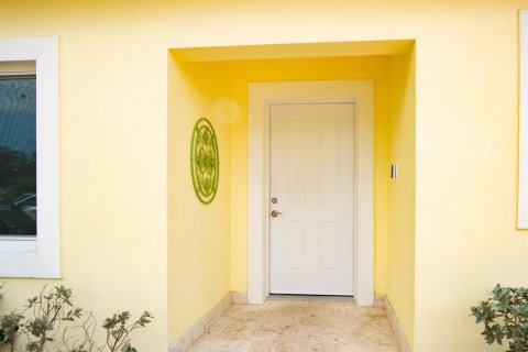 Villa ou maison à louer à West Palm Beach, Floride: 3 chambres, 142.33 m2 № 2280988 - photo 4