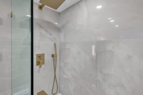 Condominio en venta en Miami Beach, Florida, 1 dormitorio, 68.75 m2 № 1861827 - foto 20