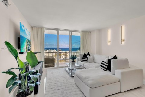 Condominio en venta en Miami Beach, Florida, 1 dormitorio, 68.75 m2 № 1861827 - foto 3